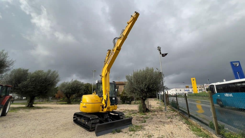 Komatsu PC80 MR-5 - حفارة مصغرة: صور 5 Komatsu PC80 MR-5 - حفارة مصغرة: صور 5