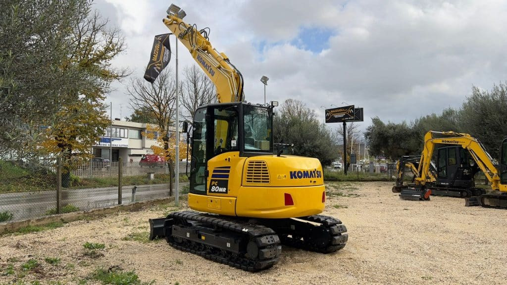 Komatsu PC80 MR-5 - حفارة مصغرة: صور 2 Komatsu PC80 MR-5 - حفارة مصغرة: صور 2