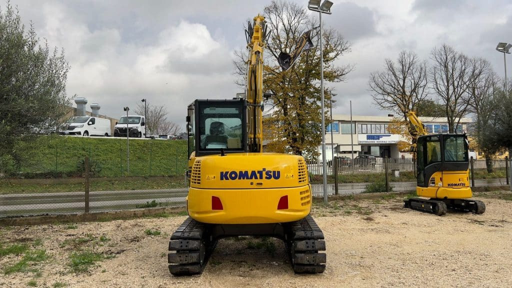 Komatsu PC80 MR-5 - حفارة مصغرة: صور 3 Komatsu PC80 MR-5 - حفارة مصغرة: صور 3