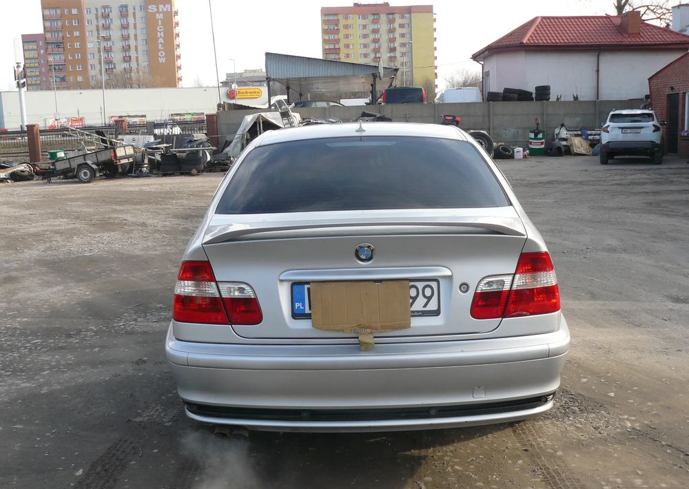 BMW Seria 3 320i - سيدان: صور 5 BMW Seria 3 320i - سيدان: صور 5