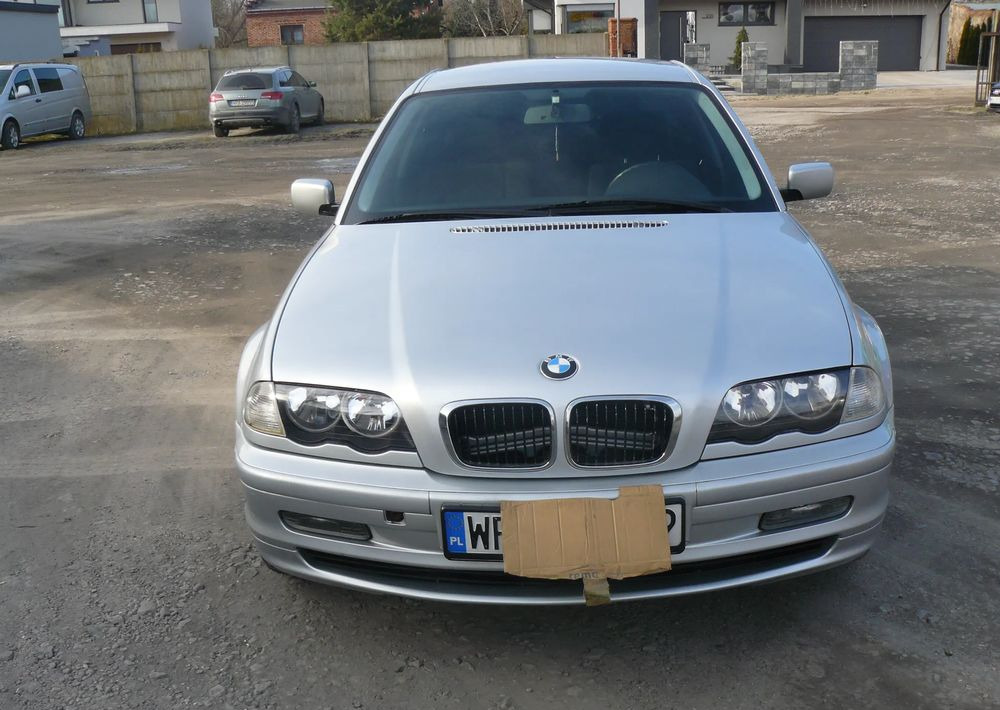 BMW Seria 3 320i - سيدان: صور 1 BMW Seria 3 320i - سيدان: صور 1