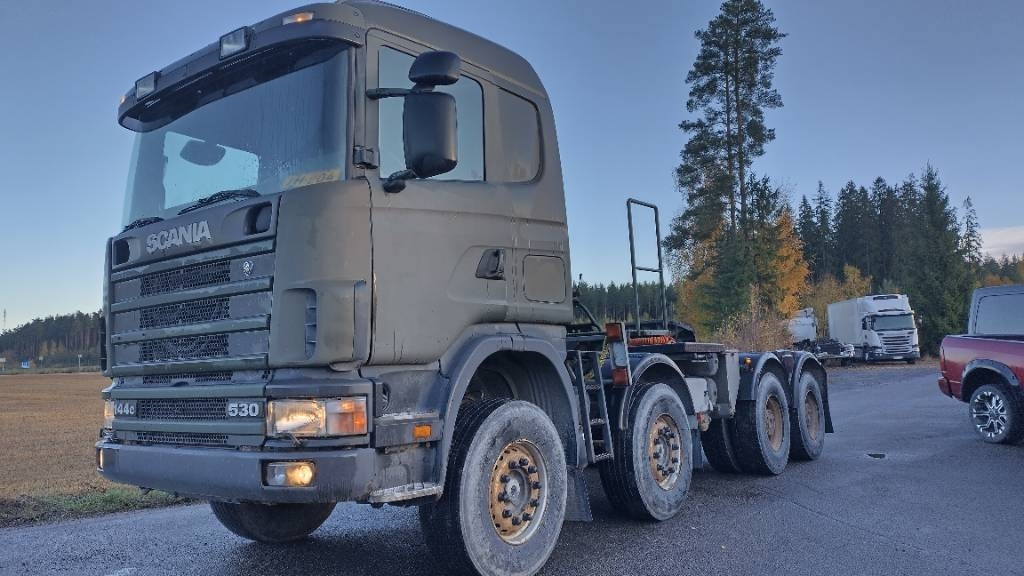 Scania R144 530 8x4 RASKASVETURI  - شاحنة جرار: صور 2 Scania R144 530 8x4 RASKASVETURI  - شاحنة جرار: صور 2
