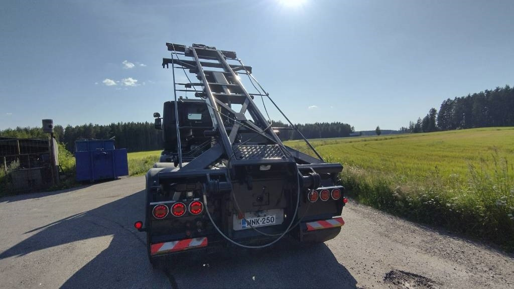 شاحنات قابلة للفك شاحنة Scania R490 8x4 multilift vaijerilaite,napaperät: صور 14