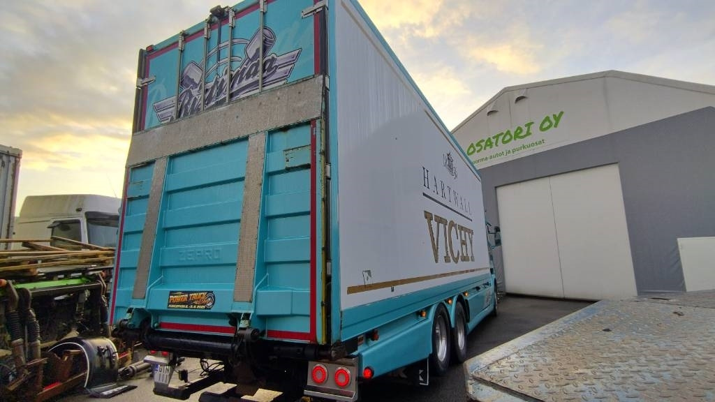 Scania R560 6x2 8,35m umpikori +pl-nostin - بصندوق مغلق شاحنة: صور 3 Scania R560 6x2 8,35m umpikori +pl-nostin - بصندوق مغلق شاحنة: صور 3