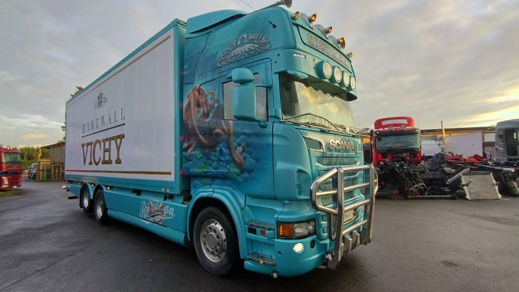 Scania R560 6x2 8,35m umpikori +pl-nostin - بصندوق مغلق شاحنة: صور 2 Scania R560 6x2 8,35m umpikori +pl-nostin - بصندوق مغلق شاحنة: صور 2