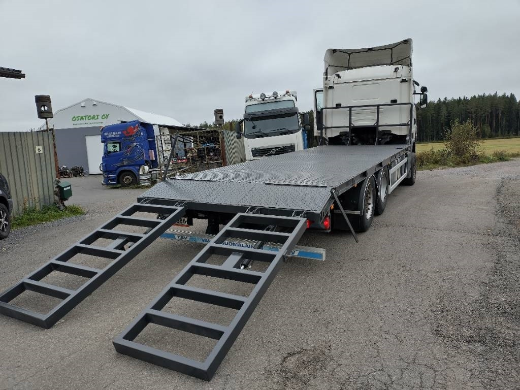 Scania R560 6x2 täysilmaj.uusi koneenkuljetusritilä - شاحنات مسطحة: صور 4 Scania R560 6x2 täysilmaj.uusi koneenkuljetusritilä - شاحنات مسطحة: صور 4