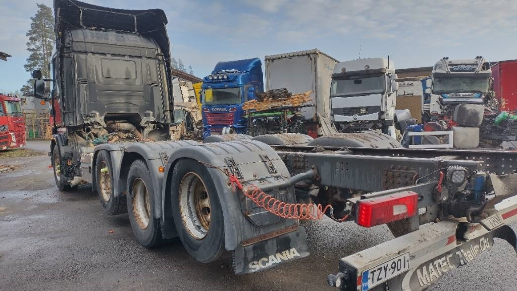 Scania R580 8x2 täysilma alusta,8m runko - الشاسيه شاحنة: صور 4 Scania R580 8x2 täysilma alusta,8m runko - الشاسيه شاحنة: صور 4