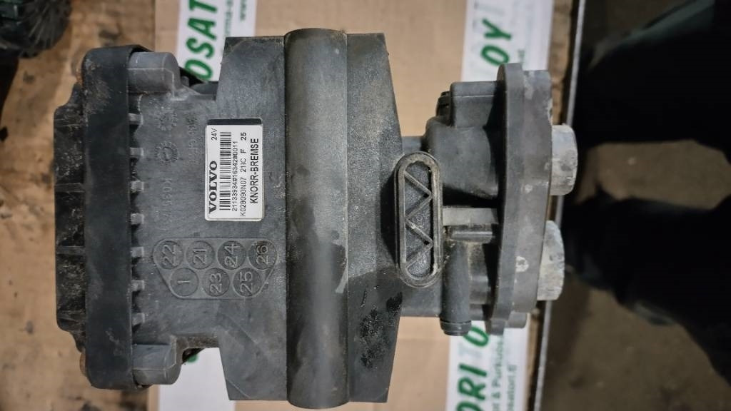 Volvo ELC venttiililohko FH4 - الإطار/ الشاسيه - شاحنة: صور 3 Volvo ELC venttiililohko FH4 - الإطار/ الشاسيه - شاحنة: صور 3