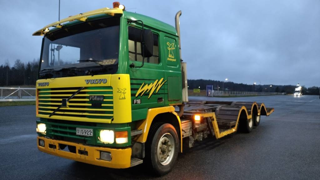 Volvo F16 8x2 metsäkone ritilä, rautajouset,hydr.perä - شاحنة قطع الأشجار: صور 1 Volvo F16 8x2 metsäkone ritilä, rautajouset,hydr.perä - شاحنة قطع الأشجار: صور 1