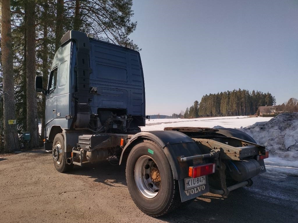 Volvo FH12 kanttilamppu veturi - شاحنة جرار: صور 4 Volvo FH12 kanttilamppu veturi - شاحنة جرار: صور 4