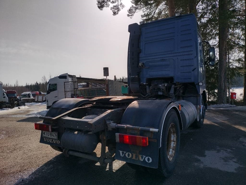 Volvo FH12 kanttilamppu veturi - شاحنة جرار: صور 3 Volvo FH12 kanttilamppu veturi - شاحنة جرار: صور 3