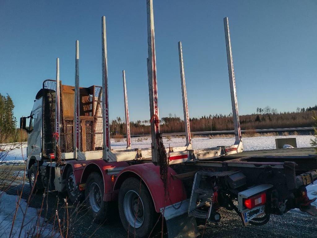 Volvo FH750 puuvarustus, napaperät,trippeli - شاحنة قطع الأشجار: صور 5 Volvo FH750 puuvarustus, napaperät,trippeli - شاحنة قطع الأشجار: صور 5