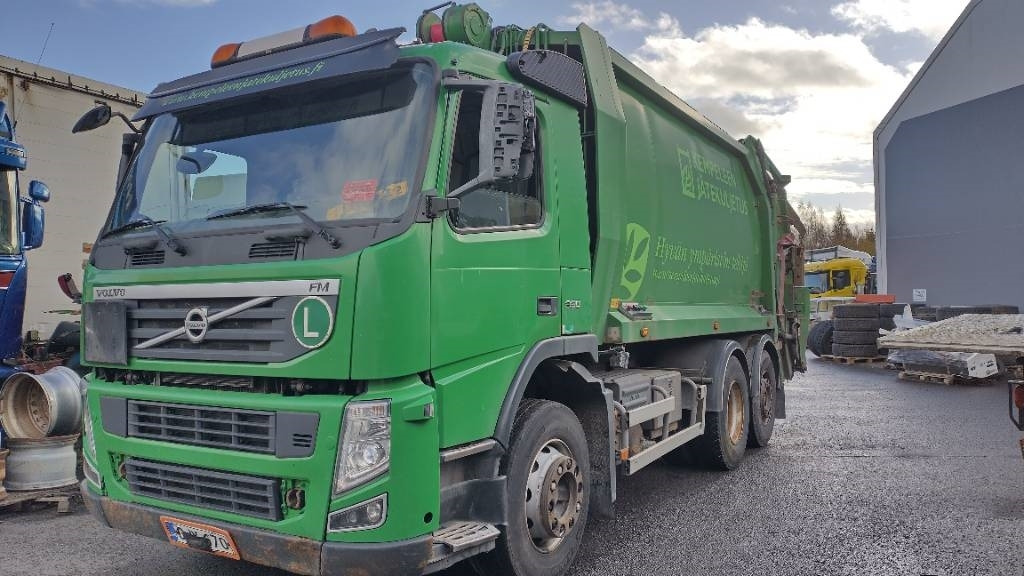 Volvo FM330 6x2 Norba pakkaaja,molokki nostin, manuaali  - شاحنة القمامة: صور 2 Volvo FM330 6x2 Norba pakkaaja,molokki nostin, manuaali  - شاحنة القمامة: صور 2