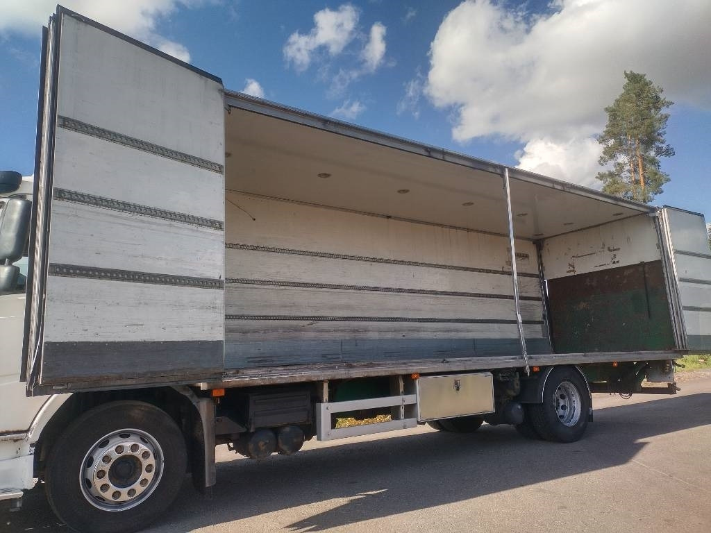 Volvo FM9 4x2 8,40m pitkä kylkiaukeava kori - بصندوق مغلق شاحنة: صور 3 Volvo FM9 4x2 8,40m pitkä kylkiaukeava kori - بصندوق مغلق شاحنة: صور 3