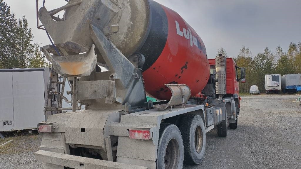 Volvo FM9 8x4 full steel,manual, mixer  - شاحنة صهريج: صور 4 Volvo FM9 8x4 full steel,manual, mixer  - شاحنة صهريج: صور 4