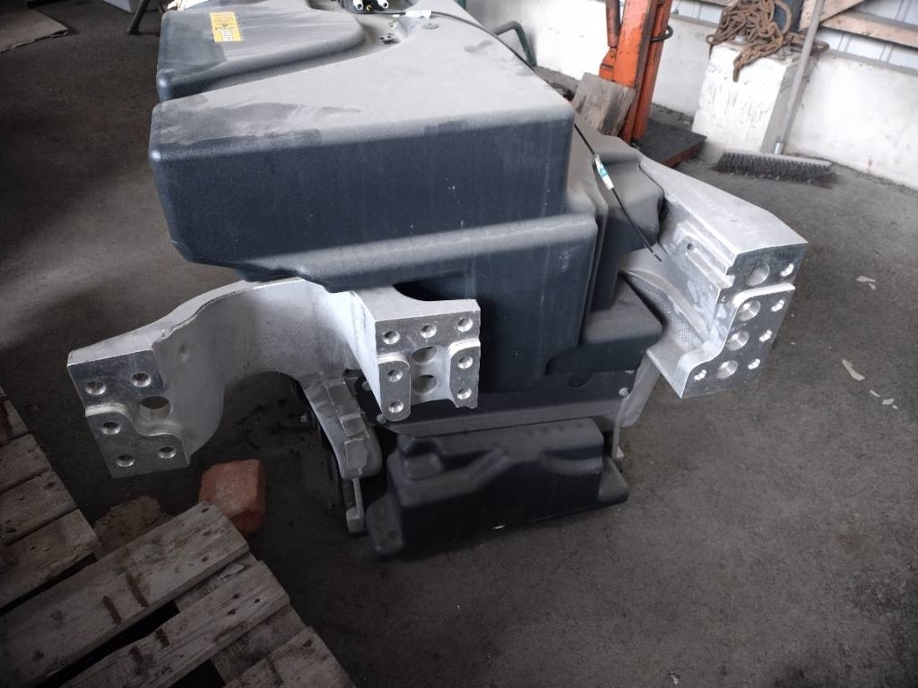 Volvo Polttoaine tankki 2+2 - الإطار/ الشاسيه - شاحنة: صور 4 Volvo Polttoaine tankki 2+2 - الإطار/ الشاسيه - شاحنة: صور 4