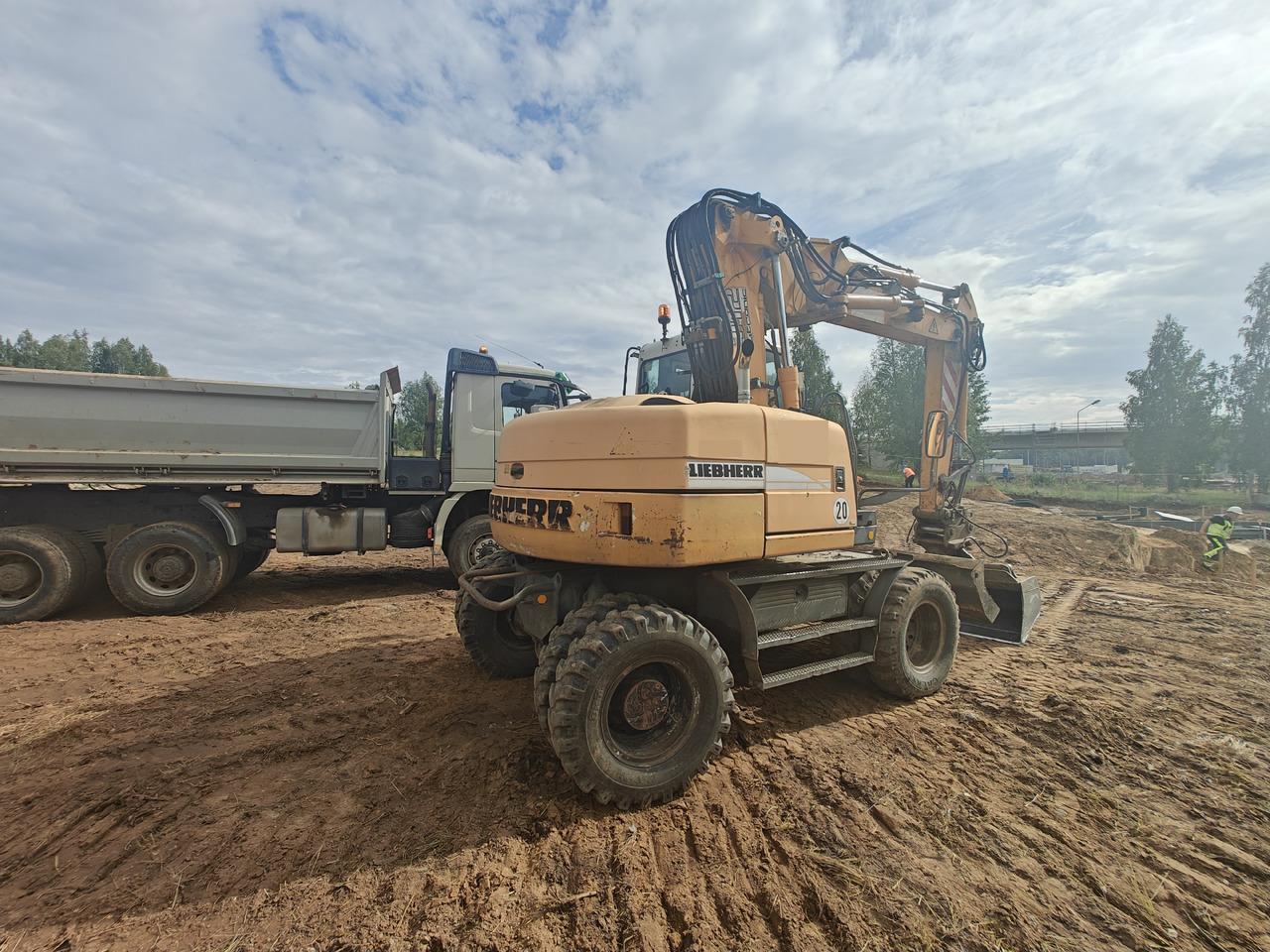 LIEBHERR A312 - حفارة على عجلات: صور 4 LIEBHERR A312 - حفارة على عجلات: صور 4