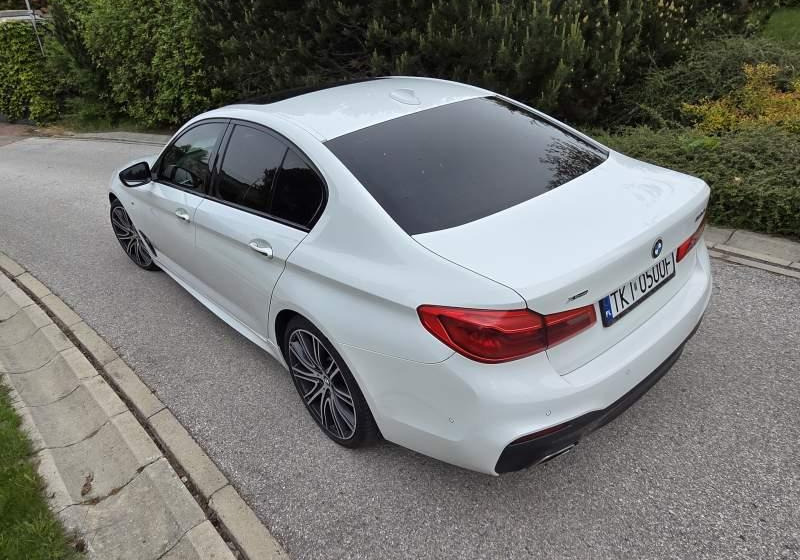 Inna BMW 530 D SERIA 5 XDRIVE M SPORT - سيدان: صور 4 Inna BMW 530 D SERIA 5 XDRIVE M SPORT - سيدان: صور 4