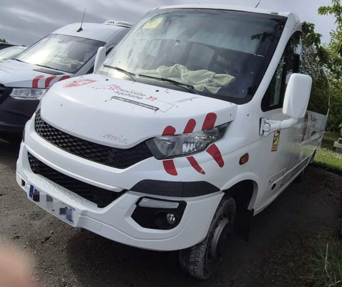 Iveco FERQUI SUNRISE / 35 MIEJSC/ EURO 6 SPROWADZONE - صغيرة, ميكروباص: صور 1 Iveco FERQUI SUNRISE / 35 MIEJSC/ EURO 6 SPROWADZONE - صغيرة, ميكروباص: صور 1