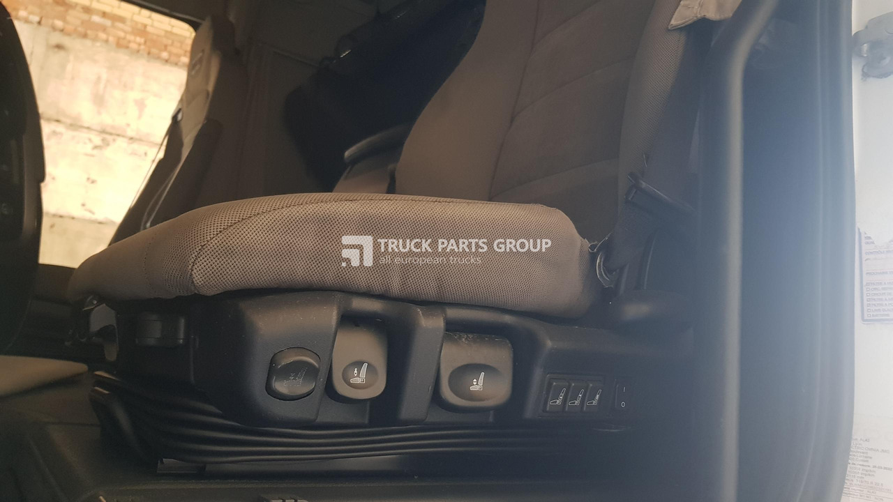 IVECO IVECO STRALIS EURO6 emission HY-WAY seats driver + passenger 13138430698, 504045441, 500389633, 500389418, 504196960 - مقاعد السيارات - شاحنة: صور 2 IVECO IVECO STRALIS EURO6 emission HY-WAY seats driver + passenger 13138430698, 504045441, 500389633, 500389418, 504196960 - مقاعد السيارات - شاحنة: صور 2
