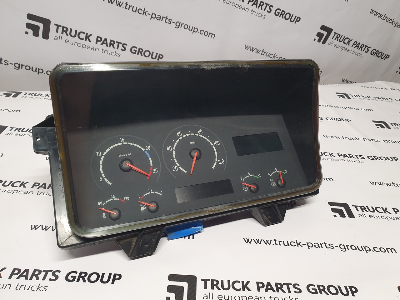 SCANIA SCANIA EURO3, P, G, R, T series dashboard, instrument panel, instrument cluster 1542701, 1752626, 1763537, 1775306, 1781708, 1849509, 1545985, 1545989, 1545993, 1763551, 1765222, 1849503, 1852891, 192 - لوحة القيادة - شاحنة: صور 1 SCANIA SCANIA EURO3, P, G, R, T series dashboard, instrument panel, instrument cluster 1542701, 1752626, 1763537, 1775306, 1781708, 1849509, 1545985, 1545989, 1545993, 1763551, 1765222, 1849503, 1852891, 192 - لوحة القيادة - شاحنة: صور 1