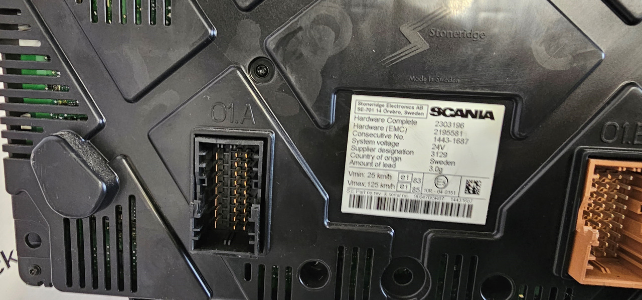 SCANIA Scania T, P, G, R, L, S series EURO6 emission instrument panel ICL, dashboard, central information console, instrument cluster 2303196, 2195581, 2435186, 2303197, 2052210, 2061583, 2195596, 2303232, 2 - قطع الغيار - شاحنة: صور 4 SCANIA Scania T, P, G, R, L, S series EURO6 emission instrument panel ICL, dashboard, central information console, instrument cluster 2303196, 2195581, 2435186, 2303197, 2052210, 2061583, 2195596, 2303232, 2 - قطع الغيار - شاحنة: صور 4
