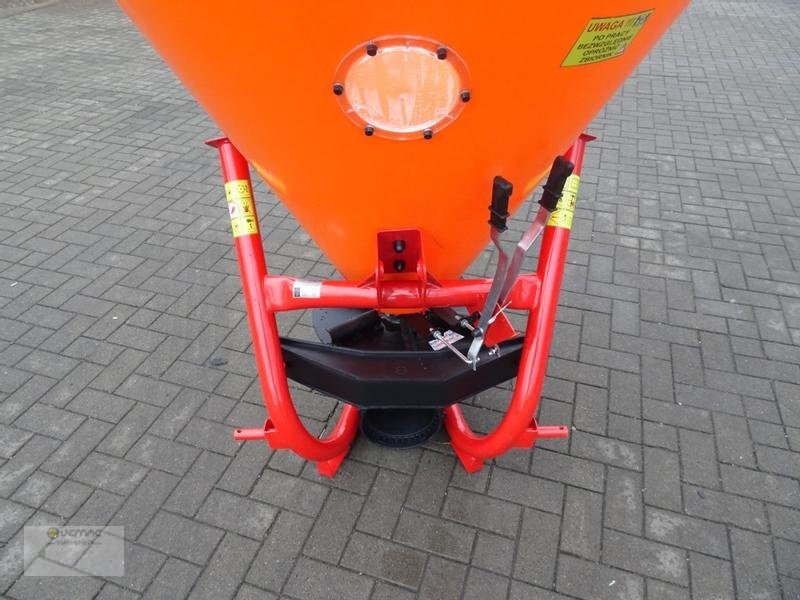 Dexwal Salzstreuer Düngerstreuer Streuer Trichterstreuer 300 Liter - الرمال مفرشة: صور 3 Dexwal Salzstreuer Düngerstreuer Streuer Trichterstreuer 300 Liter - الرمال مفرشة: صور 3
