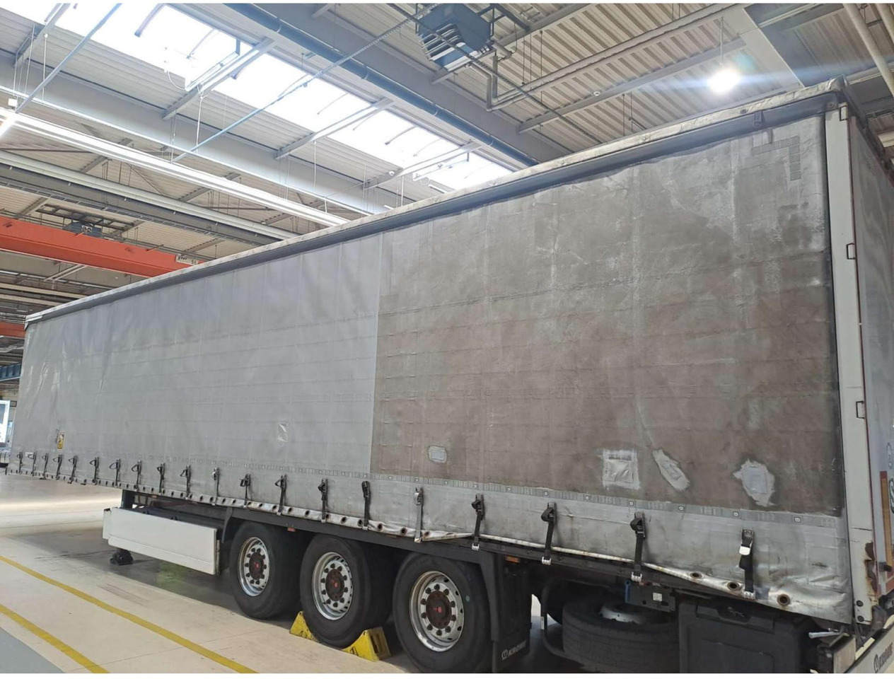2018 Krone SDP Profi Liner Standard Lifting Axle - الخيمة نصف مقطورة: صور 3 2018 Krone SDP Profi Liner Standard Lifting Axle - الخيمة نصف مقطورة: صور 3
