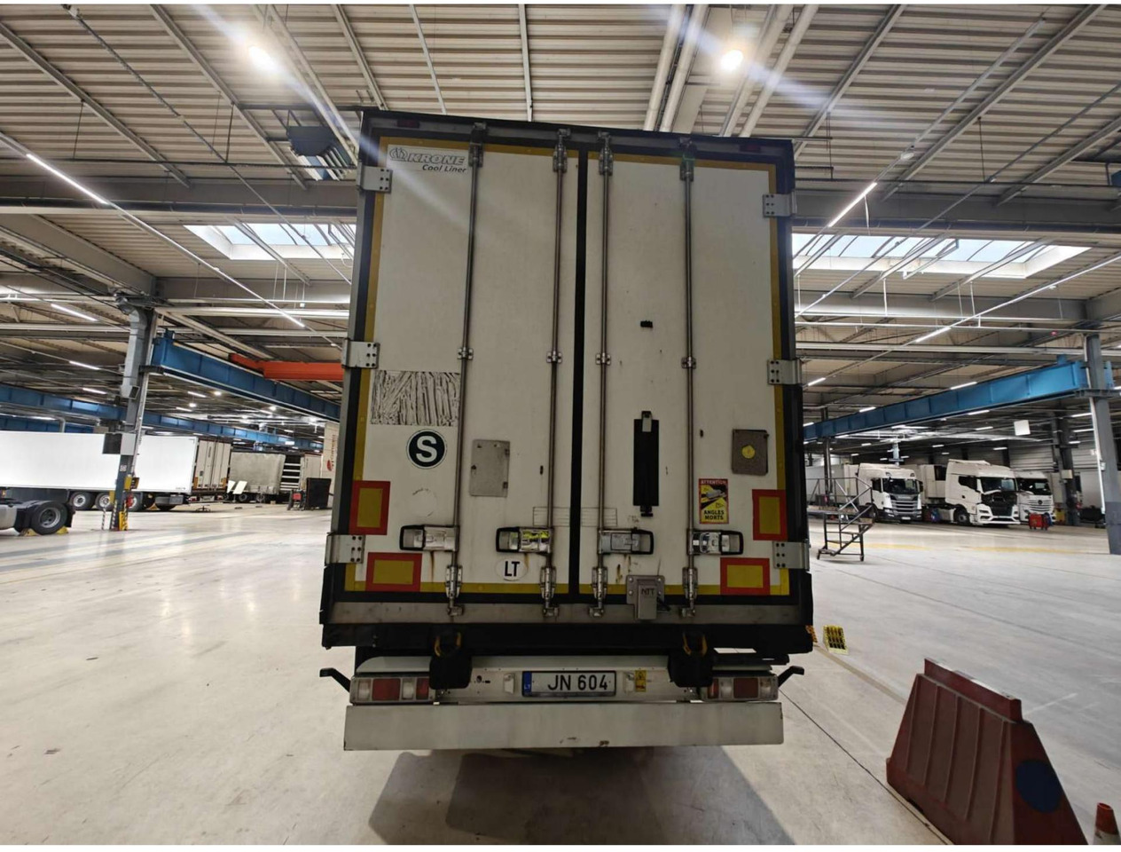 2018 Krone SDR Cool Liner FP 60 ThermoKing SLXi 300 - مبردة نصف مقطورة: صور 4 2018 Krone SDR Cool Liner FP 60 ThermoKing SLXi 300 - مبردة نصف مقطورة: صور 4