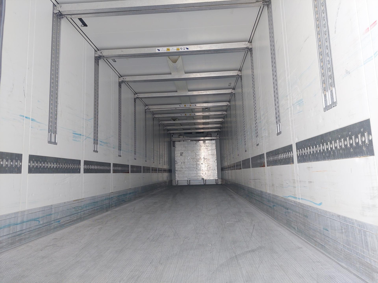 2018 Schmitz Cargobull SKO Double Deck FP 45 ThermoKing SLXi 300 Lifting Axle - مبردة نصف مقطورة: صور 3 2018 Schmitz Cargobull SKO Double Deck FP 45 ThermoKing SLXi 300 Lifting Axle - مبردة نصف مقطورة: صور 3