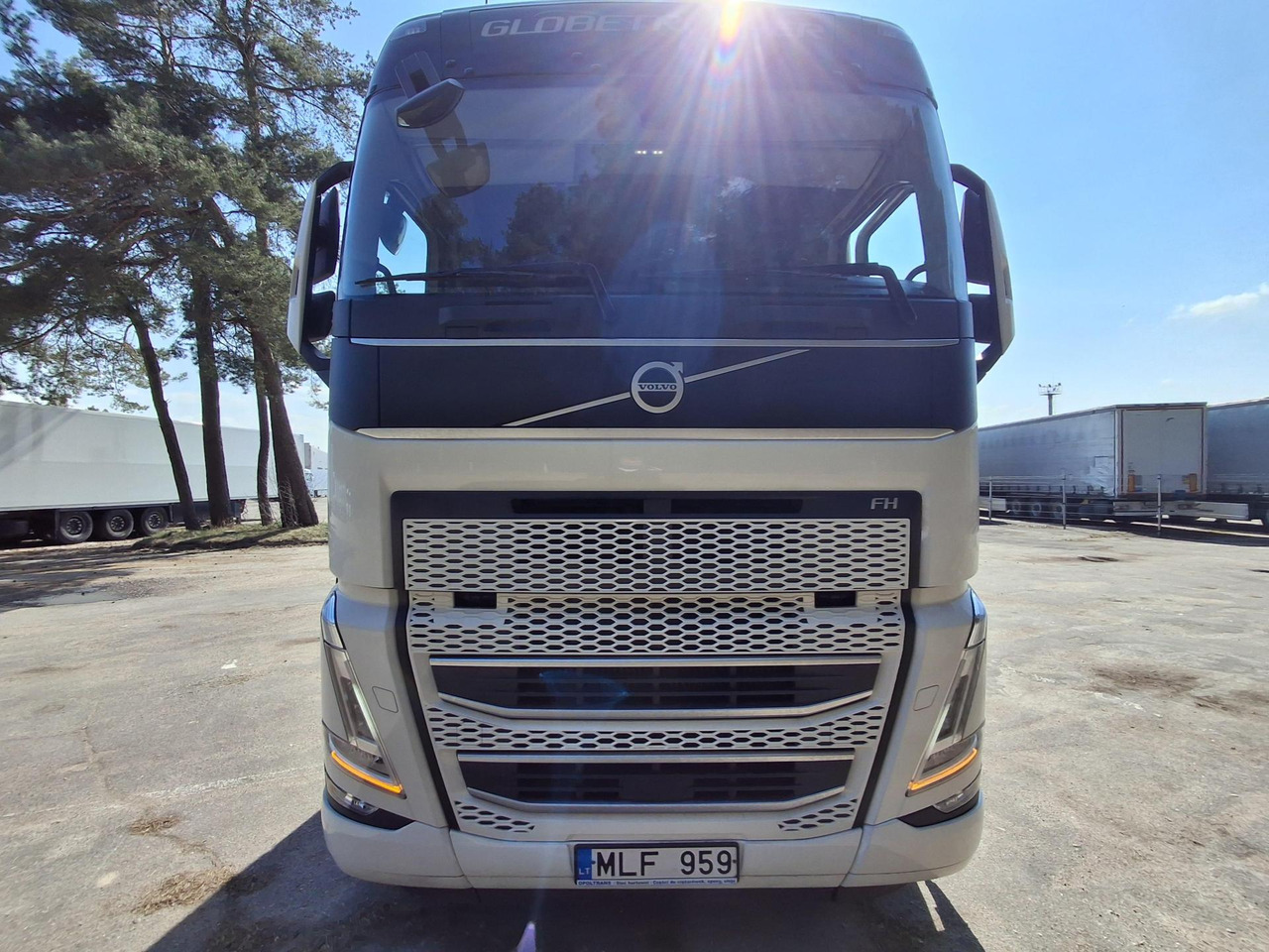 2022/2023 Volvo FH 500 Globetrotter XL - شاحنة جرار: صور 2 2022/2023 Volvo FH 500 Globetrotter XL - شاحنة جرار: صور 2