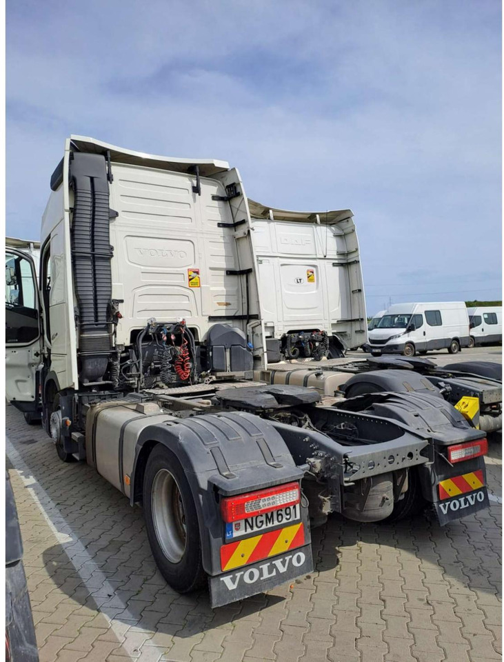 2023 Volvo FH 460 Globetrotter XL Varios i-Save - شاحنة جرار: صور 3 2023 Volvo FH 460 Globetrotter XL Varios i-Save - شاحنة جرار: صور 3