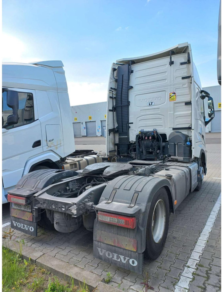 2023 Volvo FH 460 Globetrotter XL i-Save - شاحنة جرار: صور 2 2023 Volvo FH 460 Globetrotter XL i-Save - شاحنة جرار: صور 2