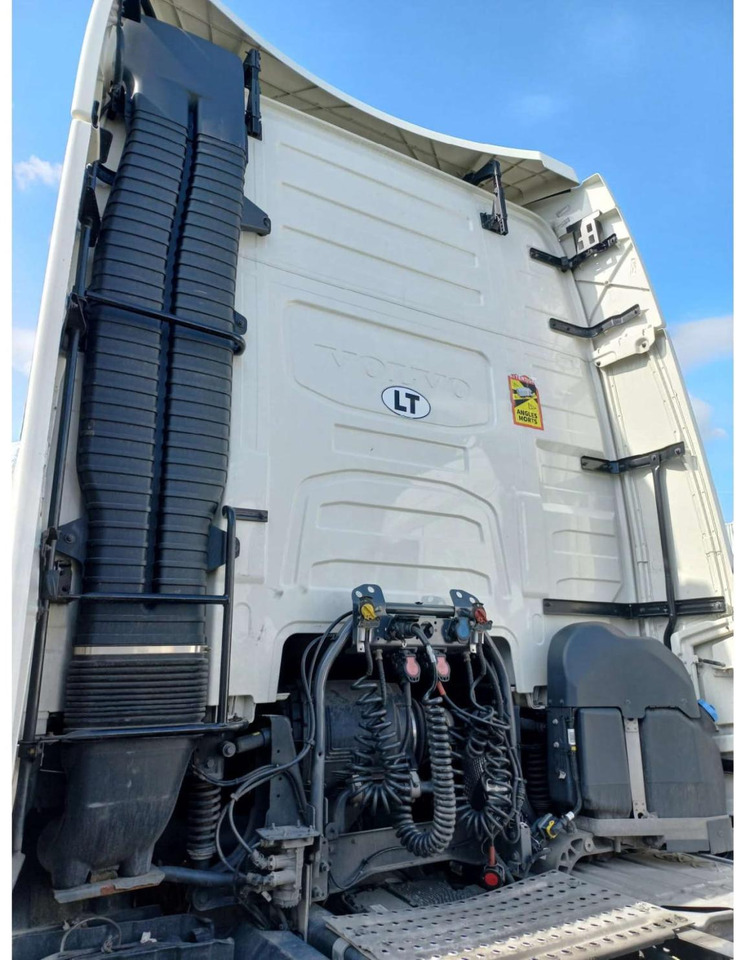 2023 Volvo FH 460 Globetrotter XL i-Save - شاحنة جرار: صور 5 2023 Volvo FH 460 Globetrotter XL i-Save - شاحنة جرار: صور 5