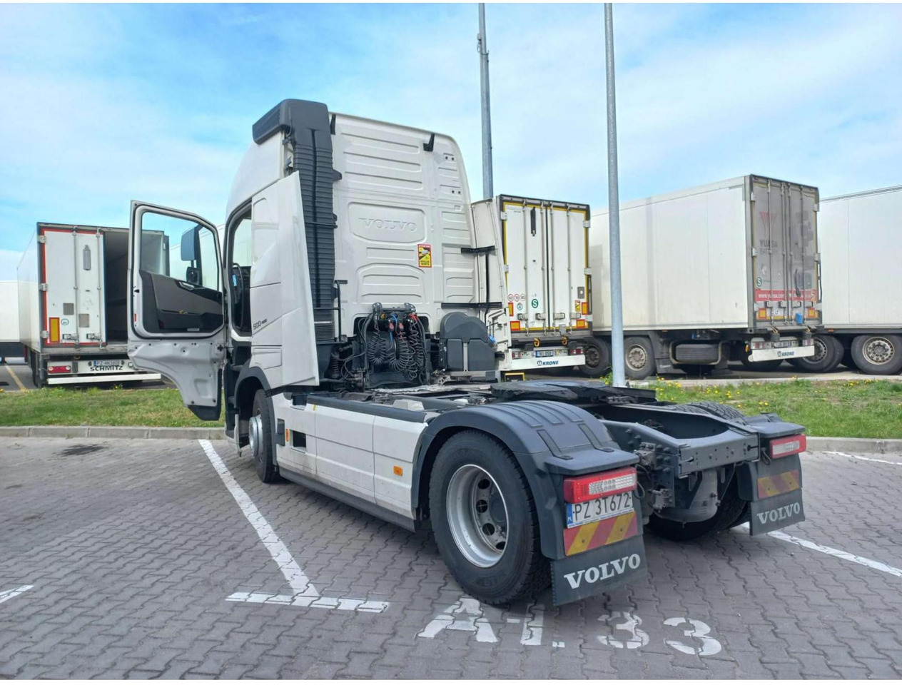 2023 Volvo FH 500 Globetrotter XL - شاحنة جرار: صور 3 2023 Volvo FH 500 Globetrotter XL - شاحنة جرار: صور 3