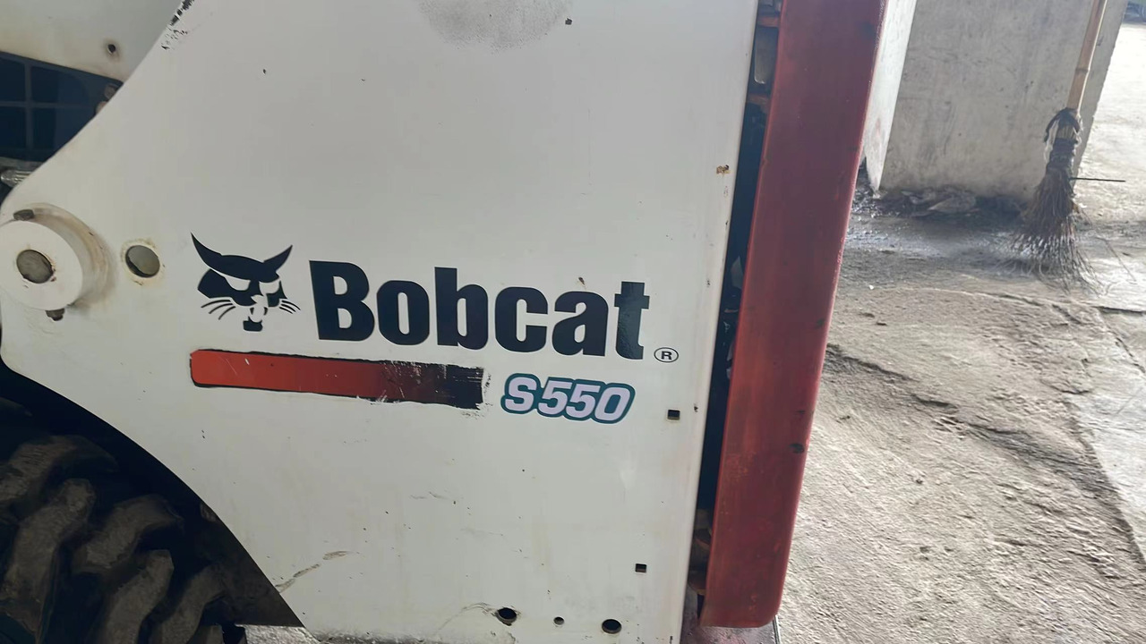 BOBCAT S550 - الأدوات والمعدات: صور 4 BOBCAT S550 - الأدوات والمعدات: صور 4
