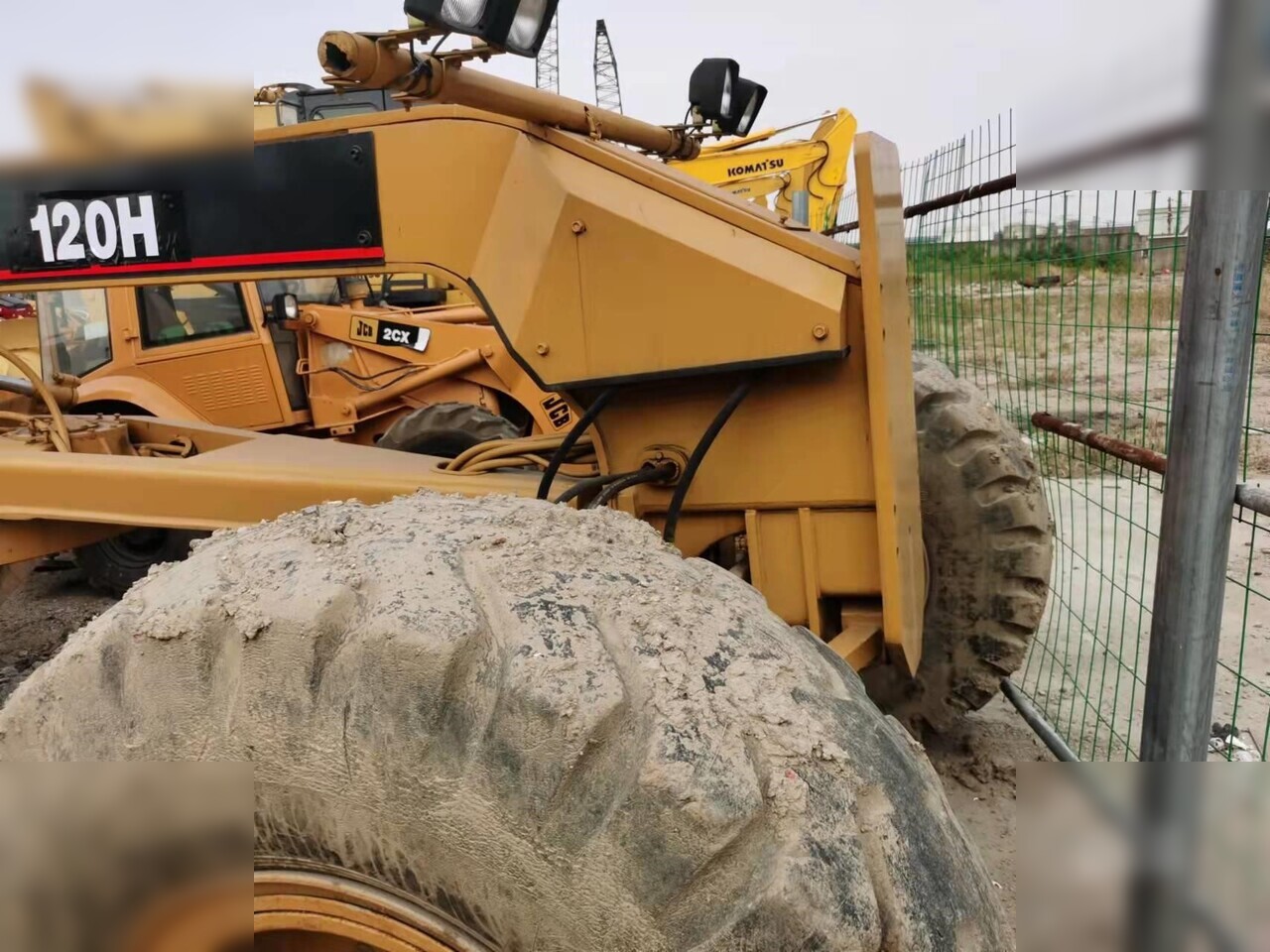 CATERPILLAR 120H - آلة تسوية الأرض: صور 2 CATERPILLAR 120H - آلة تسوية الأرض: صور 2