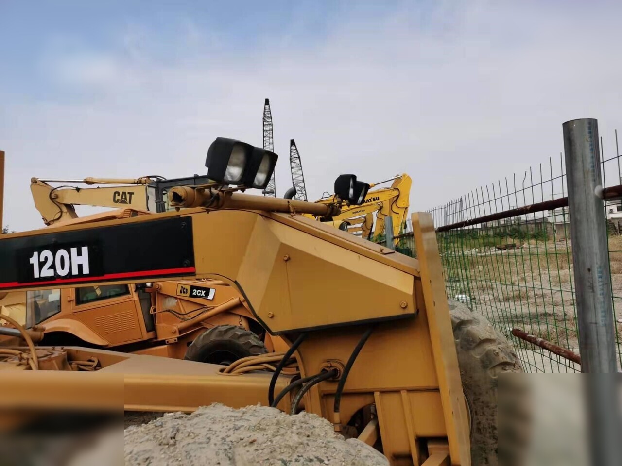 CATERPILLAR 120H - آلة تسوية الأرض: صور 3 CATERPILLAR 120H - آلة تسوية الأرض: صور 3