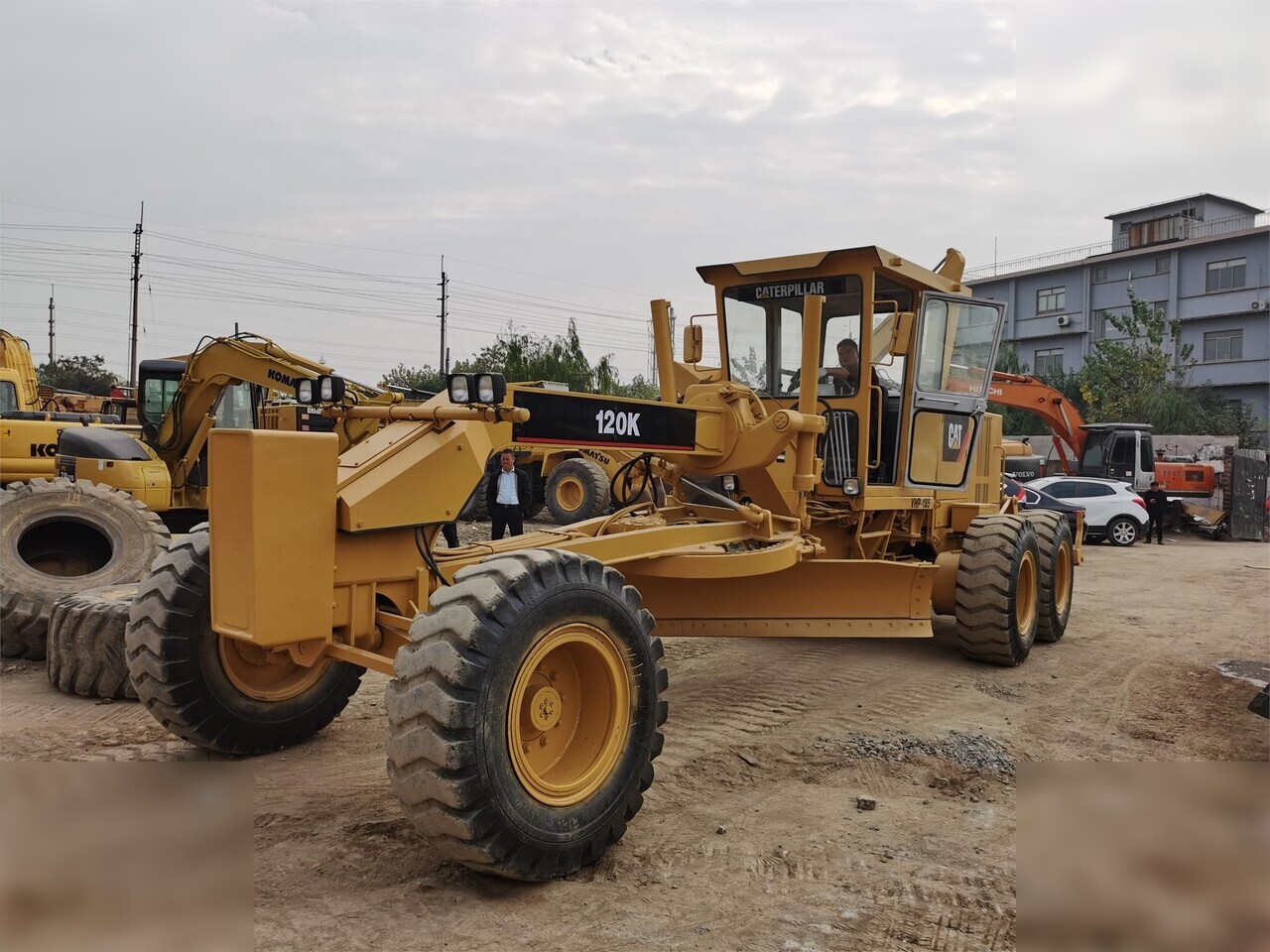 CATERPILLAR 120K - آلة تسوية الأرض: صور 1 CATERPILLAR 120K - آلة تسوية الأرض: صور 1