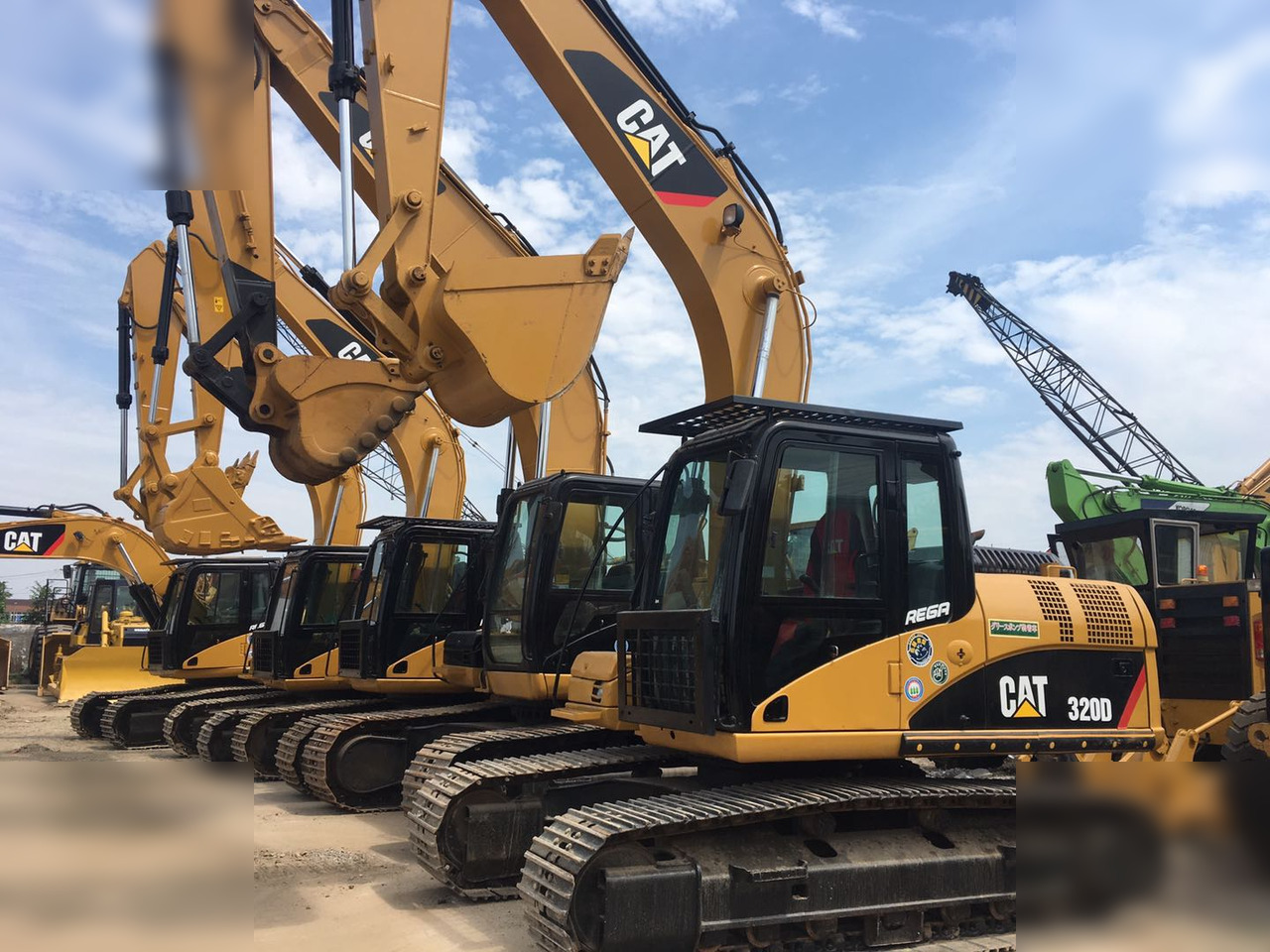 CATERPILLAR 320D - حفارات زحافة: صور 1 CATERPILLAR 320D - حفارات زحافة: صور 1
