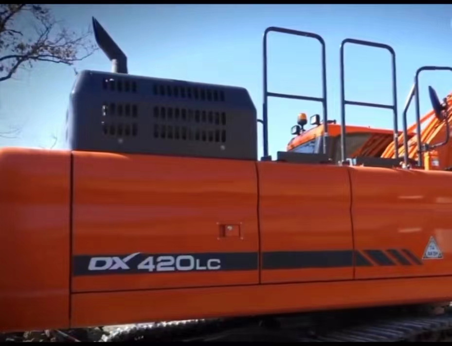 DOOSAN DX420LC - حفارات زحافة: صور 1 DOOSAN DX420LC - حفارات زحافة: صور 1