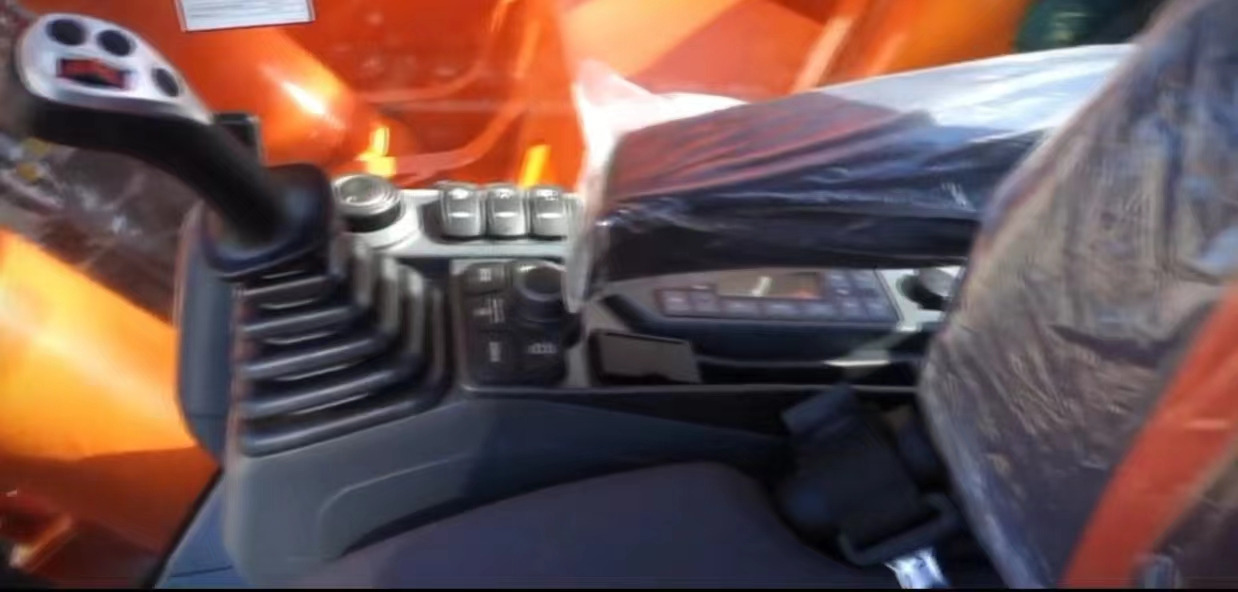 DOOSAN DX420LC - حفارات زحافة: صور 4 DOOSAN DX420LC - حفارات زحافة: صور 4