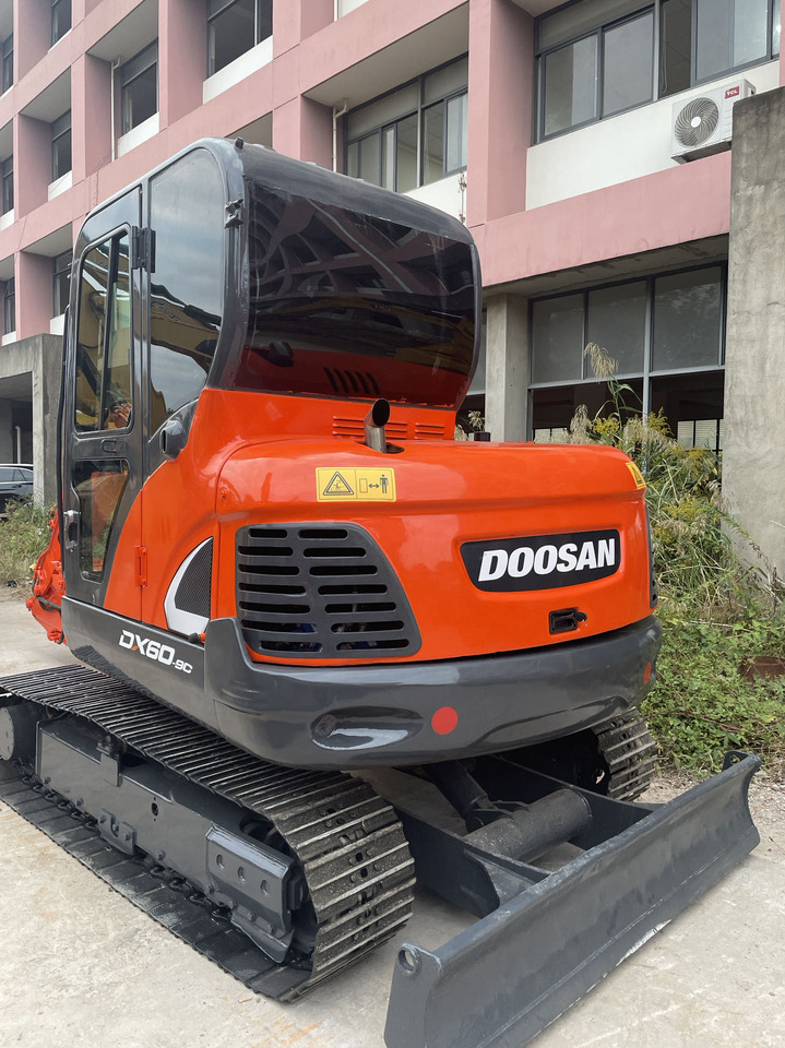 DOOSAN DX60-9C - حفارات زحافة: صور 1 DOOSAN DX60-9C - حفارات زحافة: صور 1