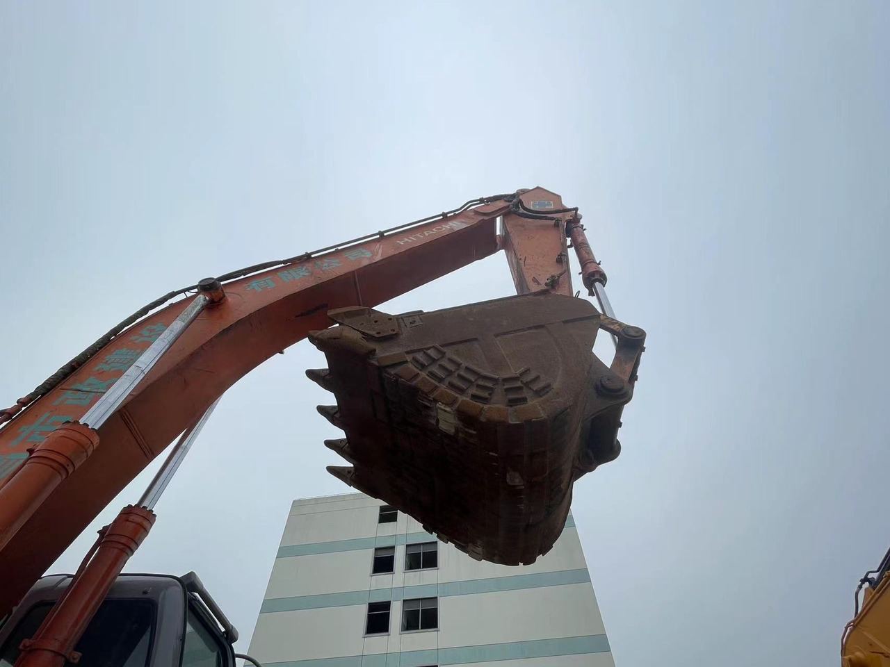 HITACHI ZX350LCH-1 - حفارات زحافة: صور 3 HITACHI ZX350LCH-1 - حفارات زحافة: صور 3