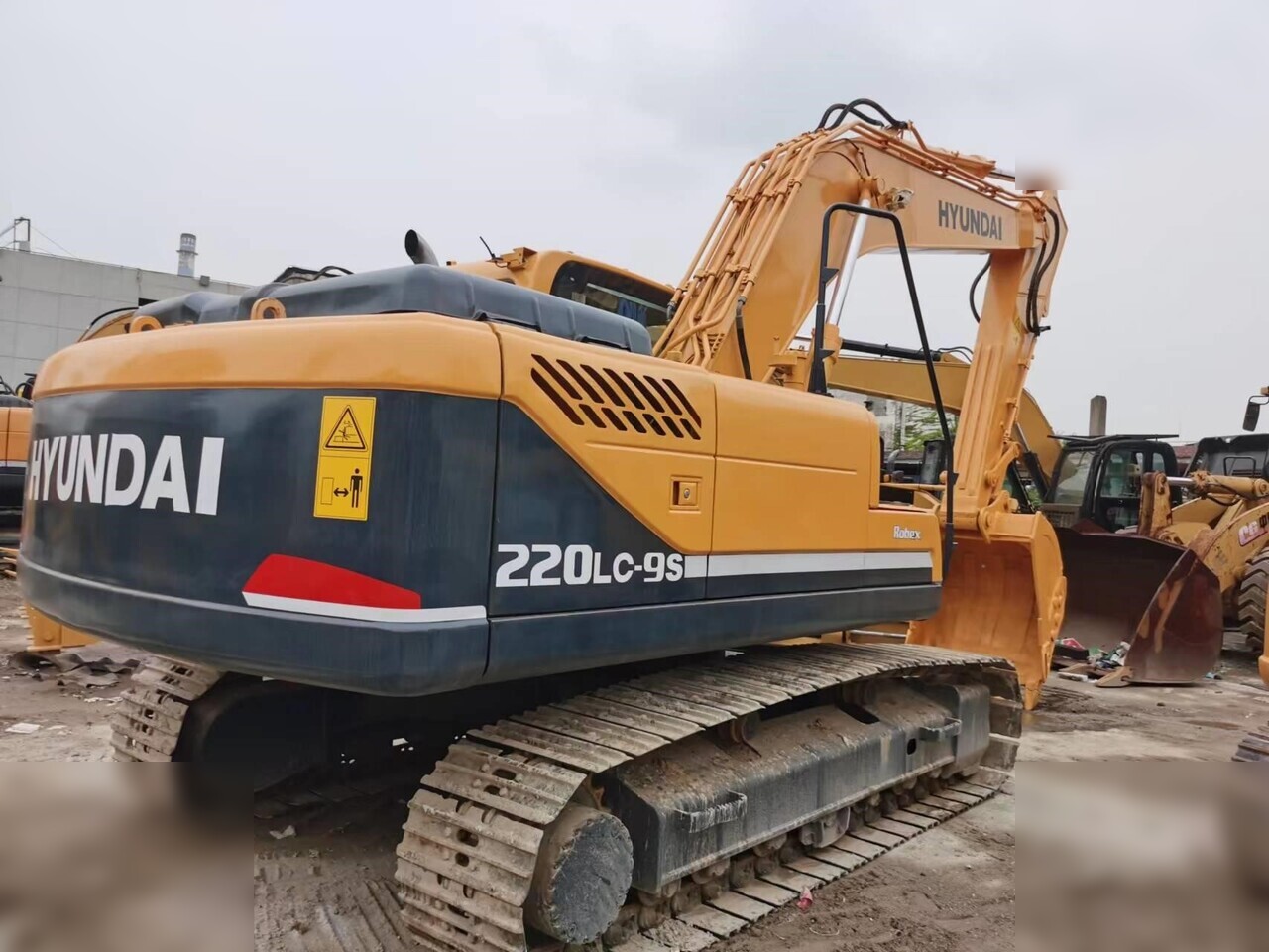 HYUNDAI ROBEX 220 LC-9S - حفارات زحافة: صور 2 HYUNDAI ROBEX 220 LC-9S - حفارات زحافة: صور 2