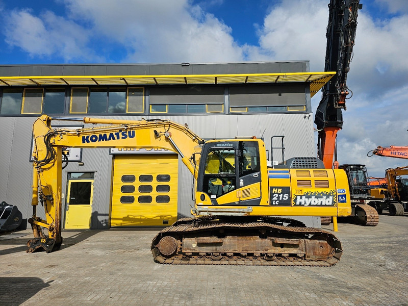 Komatsu HB215LC-2 - حفارات زحافة: صور 1 Komatsu HB215LC-2 - حفارات زحافة: صور 1