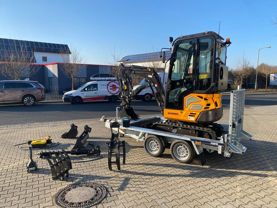 Minibagger BK2000NKSR + Tieflader + Zubehör *INKL.19% MWST*BERGER KRAUS*KUBOTA* KLIMA*SCHWENKARM*VERSTELLFAHRWERK* - حفارة مصغرة: صور 4 Minibagger BK2000NKSR + Tieflader + Zubehör *INKL.19% MWST*BERGER KRAUS*KUBOTA* KLIMA*SCHWENKARM*VERSTELLFAHRWERK* - حفارة مصغرة: صور 4