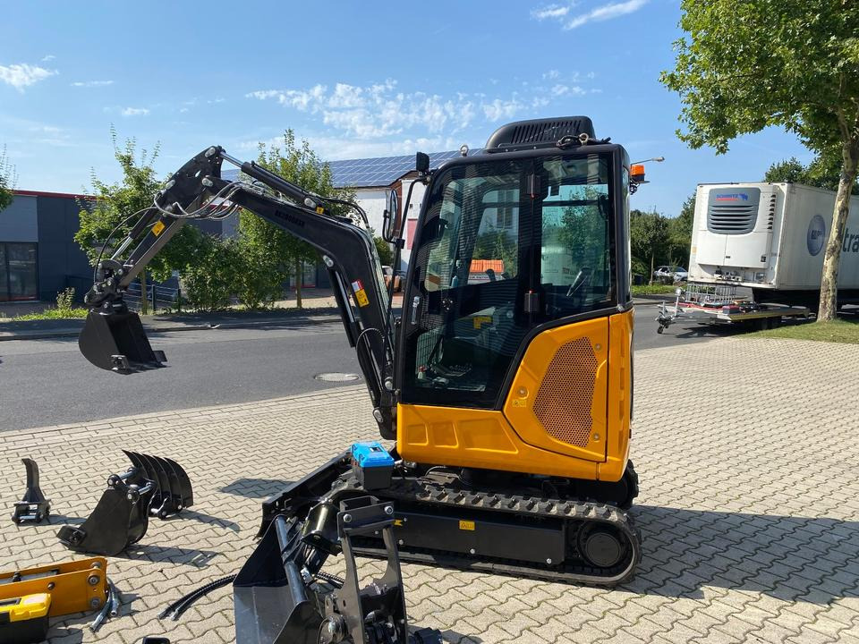 Minibagger BK2800ASR inkl. Zubehörpaket *INKL.19% MWST*BERGER KRAUS*KUBOTA*SCHWENKARM* VERSTELLFAHRWERK*KLIMA* - حفارة مصغرة: صور 3 Minibagger BK2800ASR inkl. Zubehörpaket *INKL.19% MWST*BERGER KRAUS*KUBOTA*SCHWENKARM* VERSTELLFAHRWERK*KLIMA* - حفارة مصغرة: صور 3