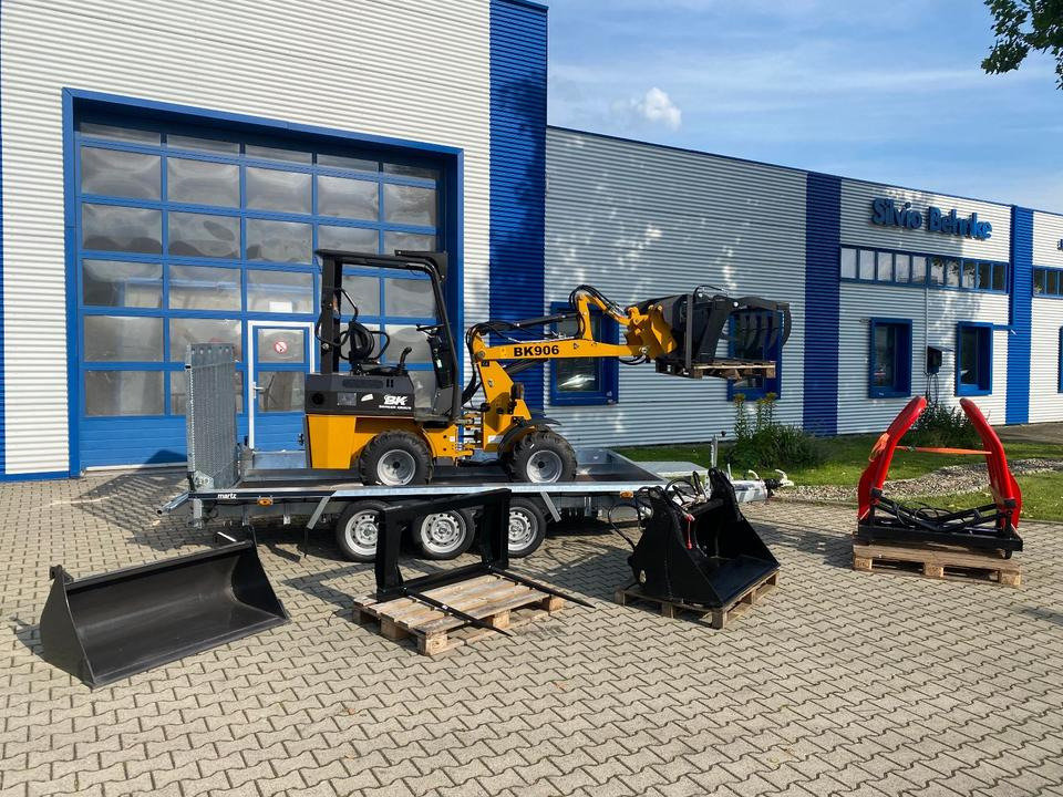 Radlader/Hoflader BK906 inkl. Tieflader und großem Zubehörpaket *INKL.19% MWST*BERGER KRAUS*PERKINS*CE*SOFORT!* - حفارة مصغرة: صور 2 Radlader/Hoflader BK906 inkl. Tieflader und großem Zubehörpaket *INKL.19% MWST*BERGER KRAUS*PERKINS*CE*SOFORT!* - حفارة مصغرة: صور 2