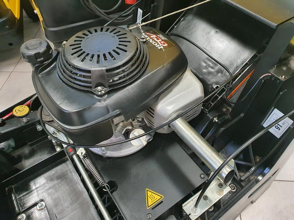 كناسة المناطق الصناعية KÄRCHER KM 75/40 W G: صور 9